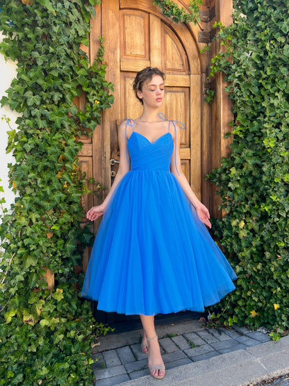 Midi-Ballkleid mit Spaghettiträgern und Herzausschnitt SYP186