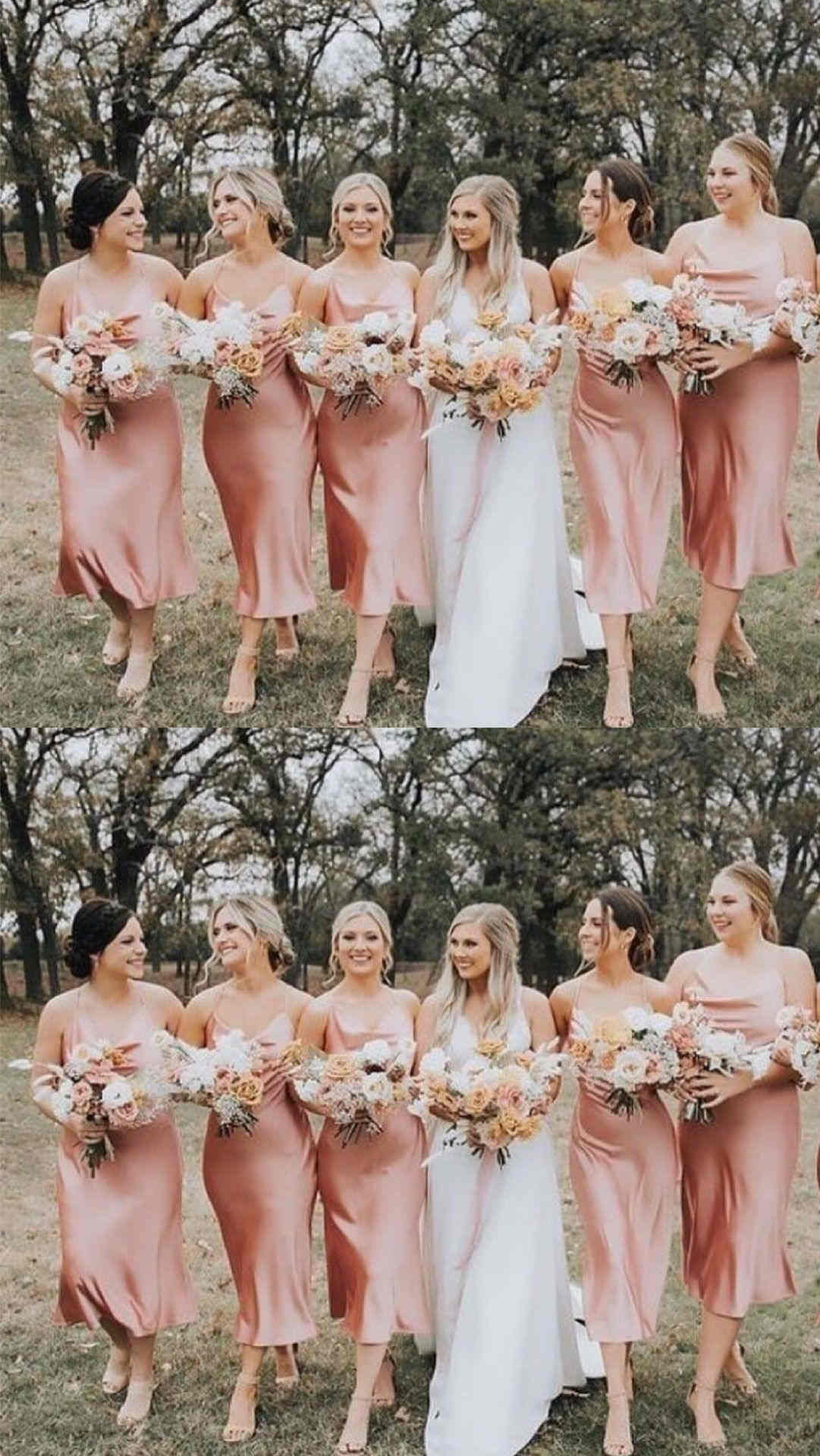 Vestido de dama de honor color champán con tirantes finos y largo hasta la rodilla SCB28