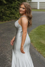 Glitzerndes, langes silbernes Meerjungfrauen-Ballkleid mit Perlenbesatz PSK598