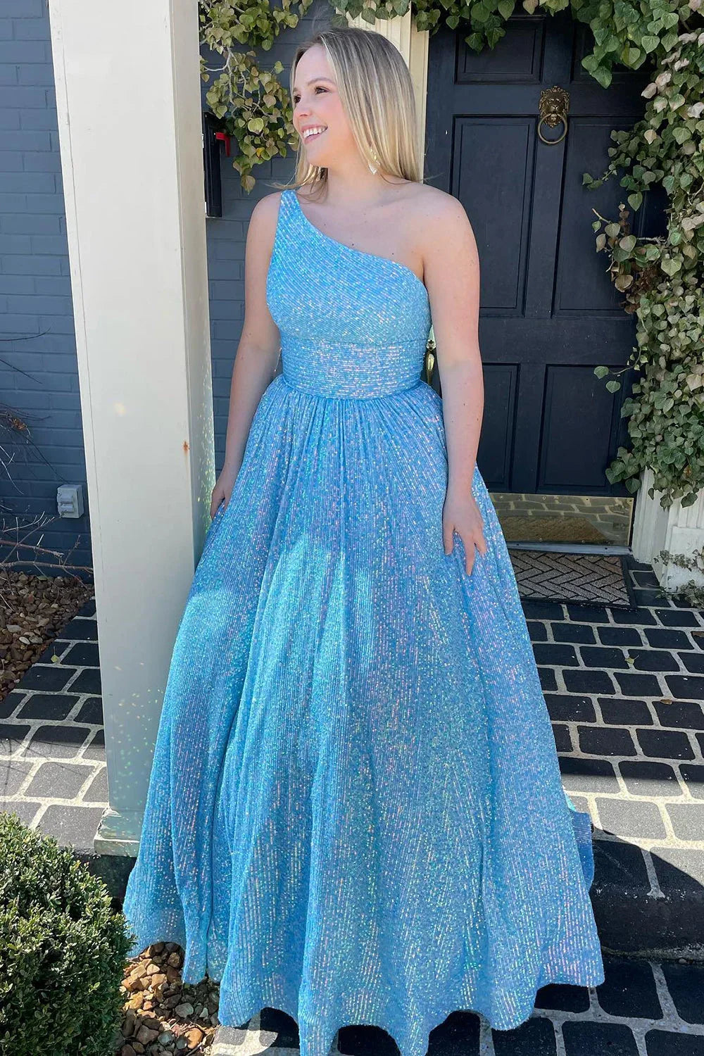 Vestido de fiesta azul claro brillante de talla grande con un solo hombro y lentejuelas, corte A PSK465