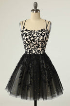 Träger Schwarz Applikationen Kurzes Ballkleid Homecoming Kleid mit Pailletten PD475
