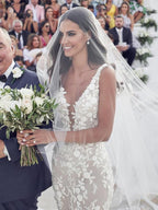 Straps Mermaid Wedding Dresses Lace Appliqued Gowns Wedding Dresses WD574