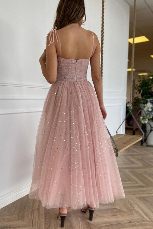 Vestidos de fiesta de tul rosa con tirantes finos y longitud hasta la rodilla PD453