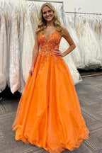 Impresionante vestido de fiesta largo naranja con escote en V y apliques PSK434