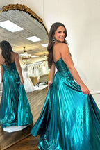 Vestido de fiesta largo verde esmeralda plisado metalizado con escote corazón PSK591