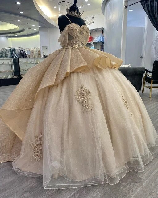 Sparkly Champagner Prinzessin Ballkleid Quinceanera Kleider Elegante Riemen Appliques Süße 16 Kleid Y4150