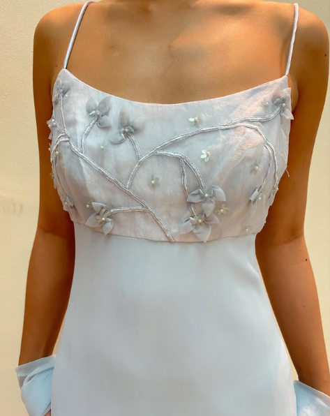 Elegantes pastellblaues Chiffon-Abendkleid mit Perlen und Trägern Y8142