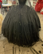 Schwarzes Ballkleid Quinceanera-Kleid mit Blumen, Sweet 16-Kleider Y5753
