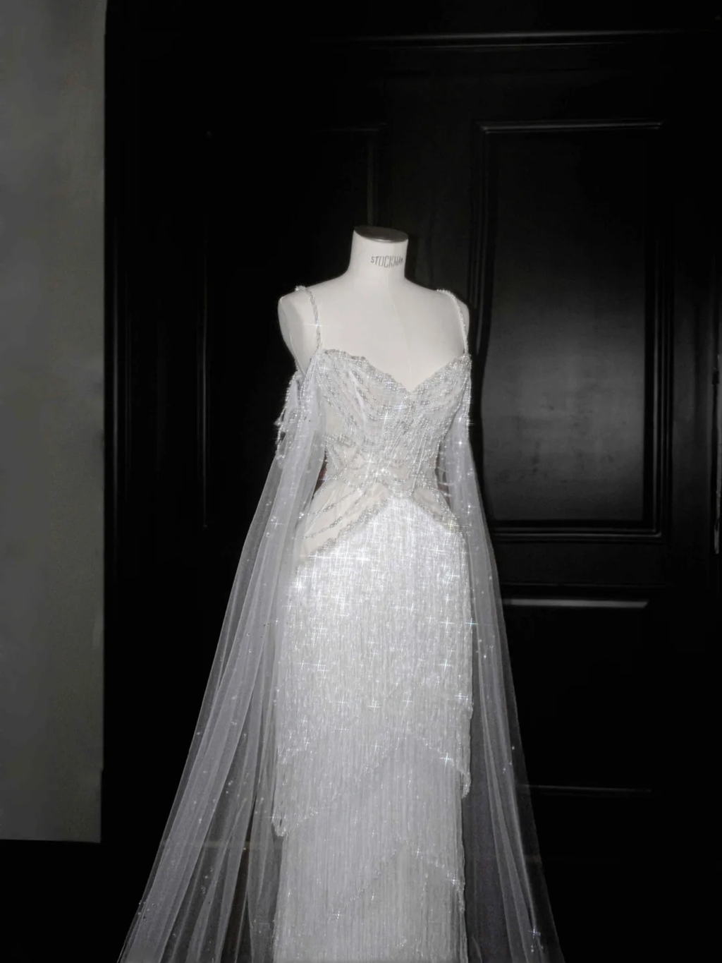 Vestido de noche de lujo de tul blanco con cuentas de perlas y borlas, vestido de fiesta, vestido de novia con hombros descubiertos Y8662