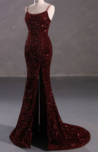 Schmales, schimmerndes, rückenfreies Abendkleid in Burgunderrot Y4164