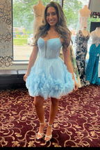 Vestido de fiesta corto de tul azul con corte en A y volantes Y2770