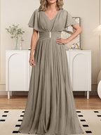 Vestido de gasa para madre de la novia, corte A, escote en V, largo hasta el suelo, con broche de cristal y plisado
