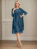 Vestido de madre de la novia de gasa con encaje, escote redondo, ilusión, largo hasta la rodilla, con volantes en cascada y lentejuelas