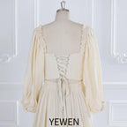 Zeitloses Maxikleid aus Baumwolle mit quadratischem Ausschnitt und langen Ärmeln und elastischer Taille im Rücken. Fotoshooting-Kleider für Damen YEWEN SY231072 