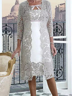 Vestidos para madre de la novia con escote joya, corte tubo/columna y largo hasta la rodilla