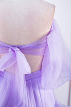 Vestido de fiesta de dos piezas color lavanda con hombros descubiertos, volantes y abertura PSK469