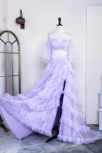 Vestido de fiesta de dos piezas color lavanda con hombros descubiertos, volantes y abertura PSK469