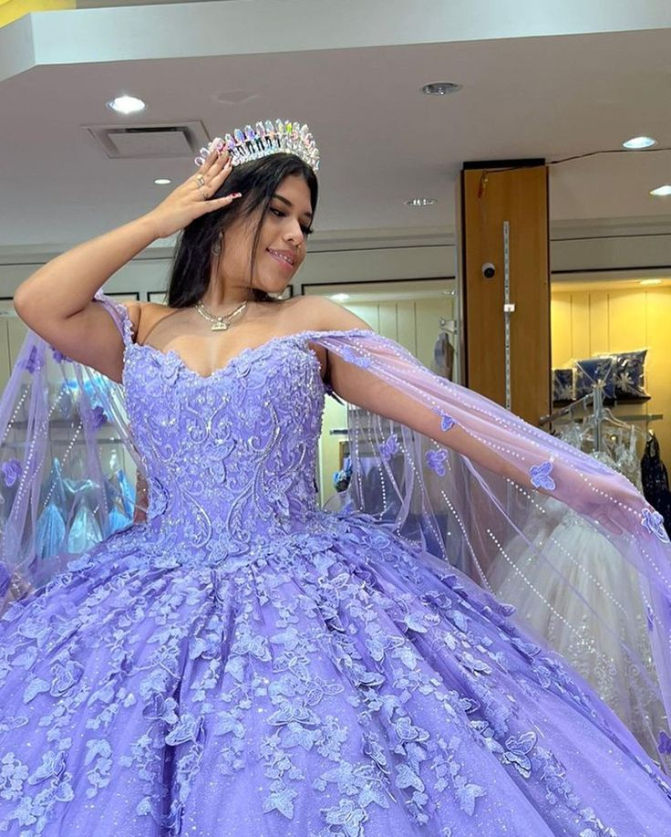 Lujoso vestido de fiesta lavanda con mariposas, vestido de quinceañera Y6755