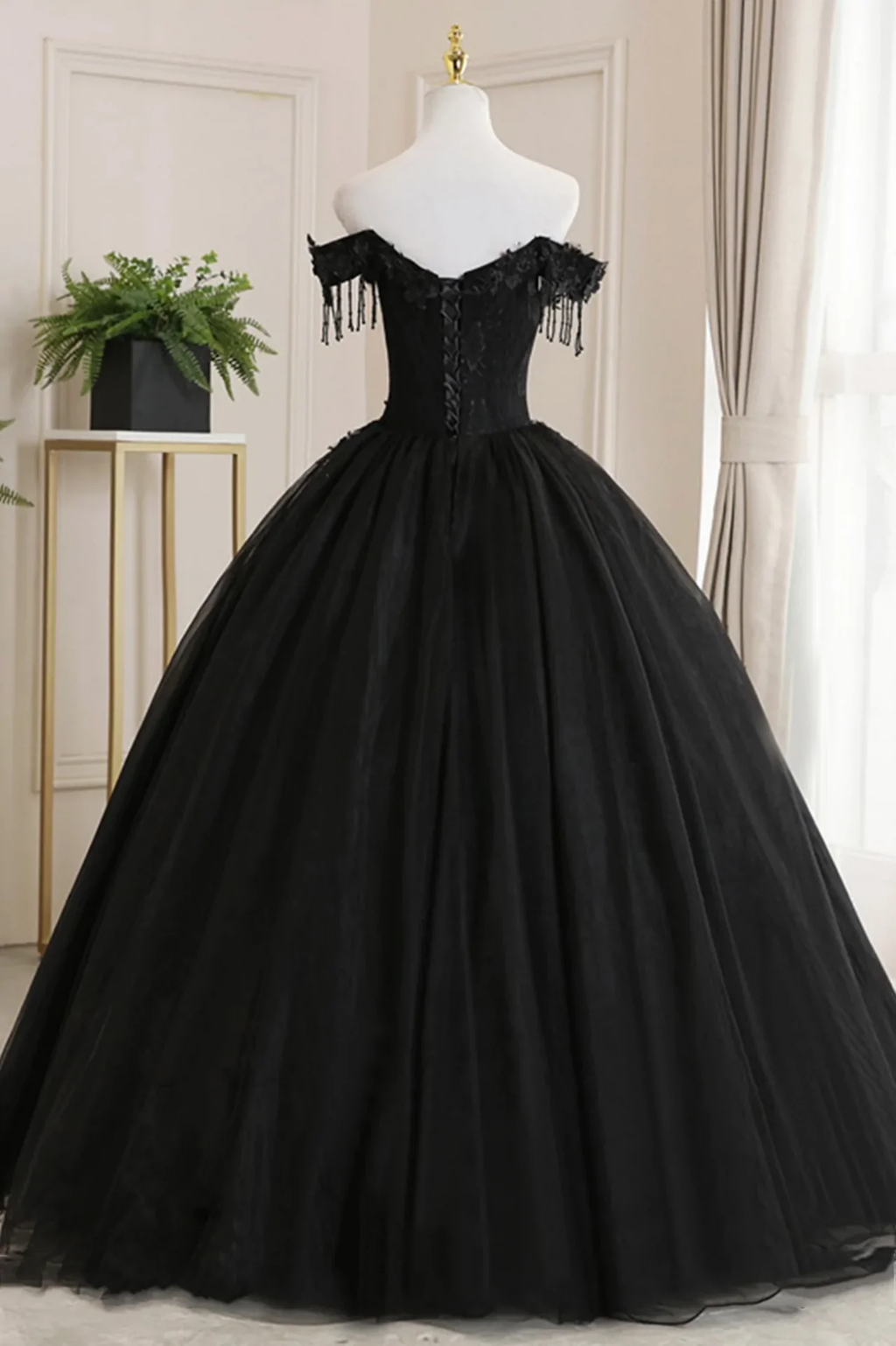 Schwarzes schulterfreies Tüll-Ballkleid mit Spitze Sweet 16 Kleid, schwarzes langes Abendkleid Y1143