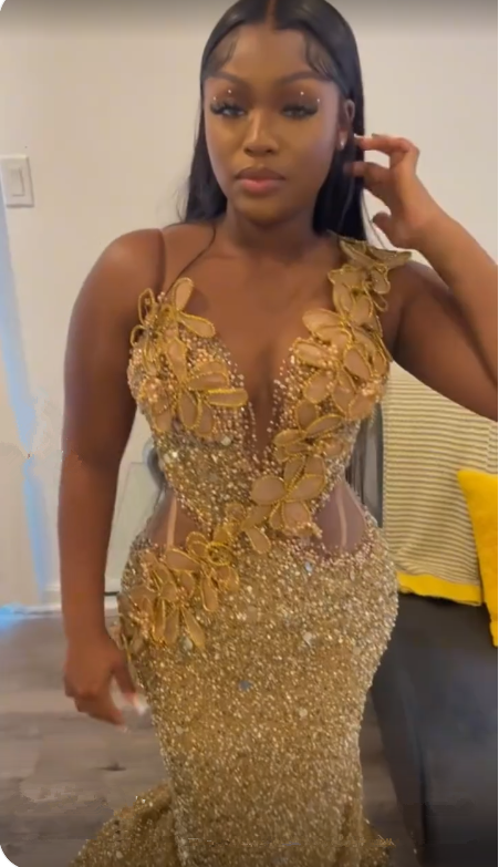 Luxuriöses Abendkleid mit goldenen Pailletten und Applikationen im Meerjungfrau-Stil, Y7880