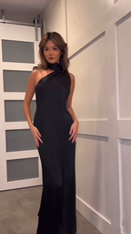 Elegantes schwarzes rückenfreies langes Ballkleid Schwarzes Abendkleid Y7426