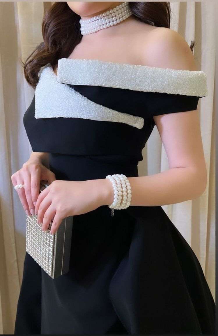 Neue A-Linie Schwarze Arabien Dubai Abendkleider Schulterfrei Abschlussball Partykleider Schlitz Seitlich Elegantes Kleid für formelle Anlässe Y4689