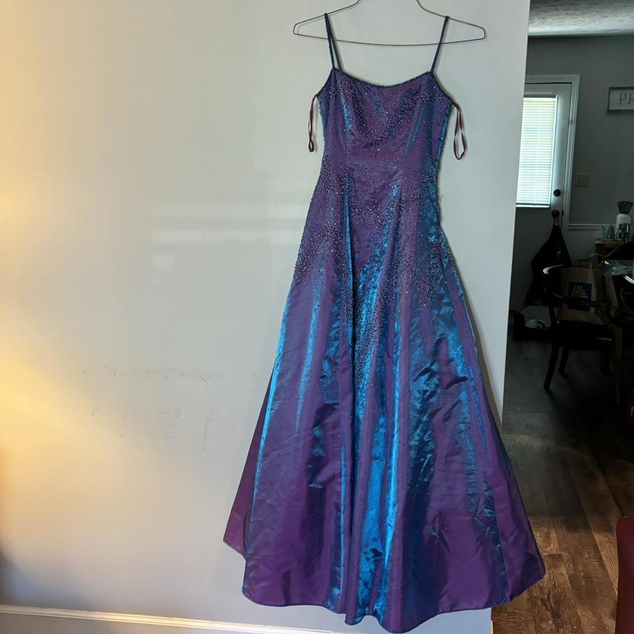 Wunderschönes lila Perlenbesetztes A-Linien-Abendkleid mit Spaghettiträgern, Party- und Ballkleid Y7955