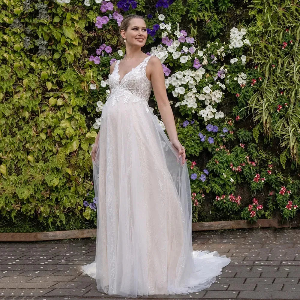 V-neck Wedding Dresses Empire Waist Lace-up Back Maternity Bride Dress White Garden Lace Bridal Gown for Pregnant Women Dress-payinti