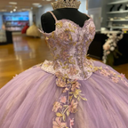 Hermoso vestido de quinceañera con tirantes finos, flores 3D y cola de corte, con encaje interior Y1247