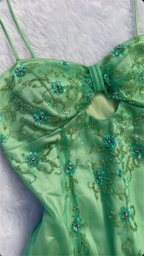 Elegante vestido de noche largo de tul verde con cuentas Y8298