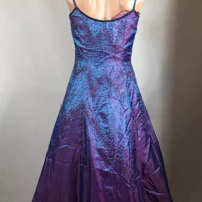 Wunderschönes lila Perlenbesetztes A-Linien-Abendkleid mit Spaghettiträgern, Party- und Ballkleid Y7955