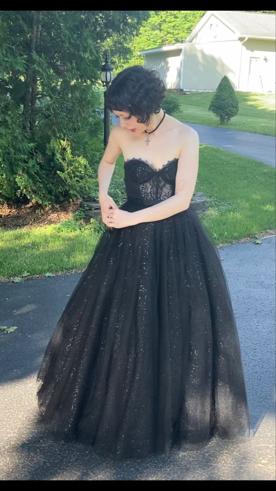 Glitzerndes schwarzes Sweetheart A-Linien-Ballkleid Schwarzes Abendkleid Y7356