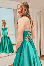 Rosie | A-Linien-Ballkleid aus Satin mit Spaghettiträgern und Schlitz