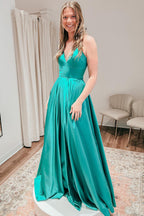 Rosie | A-Linien-Ballkleid aus Satin mit Spaghettiträgern und Schlitz
