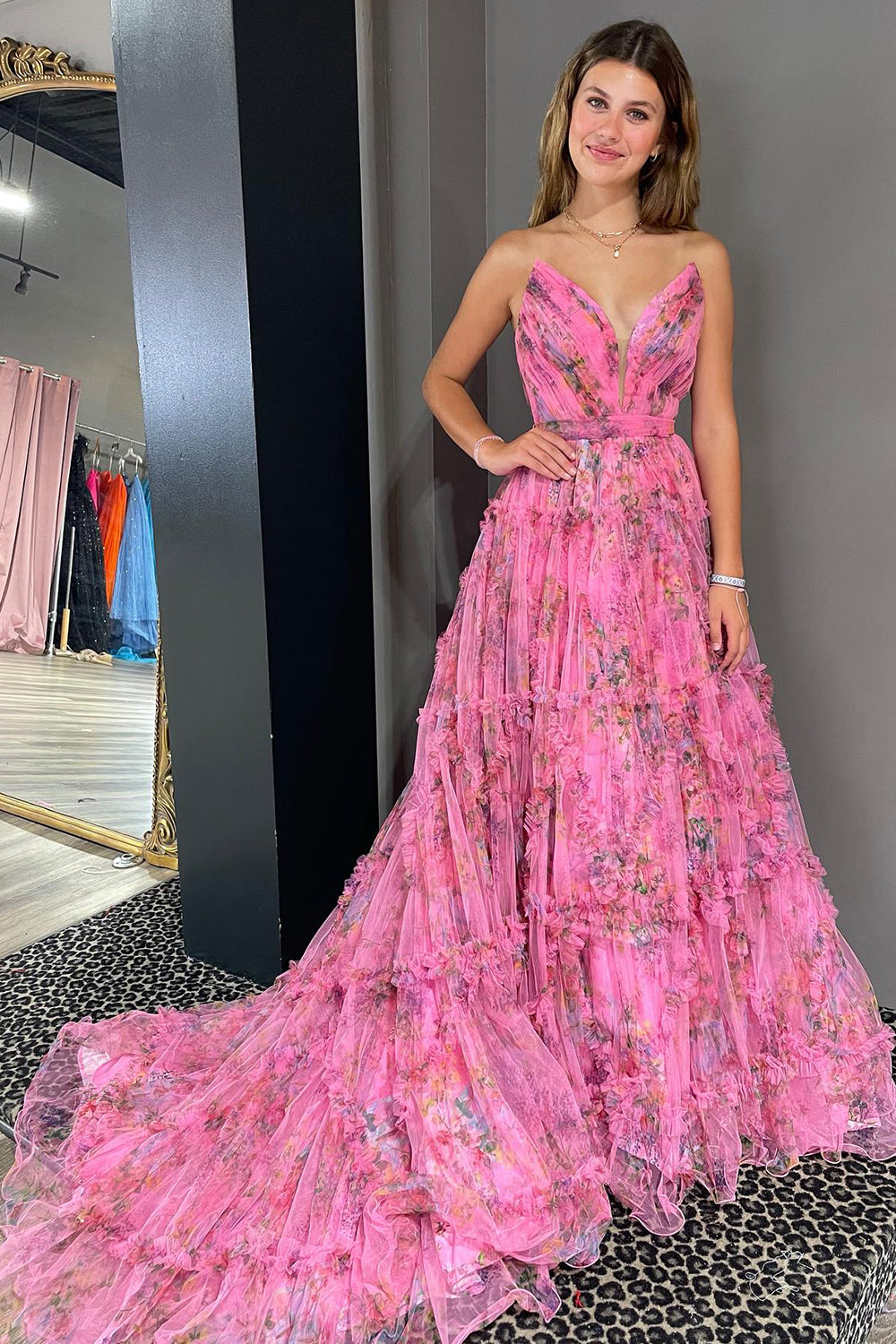 Izabella | A-Linien-Ballkleid aus Tüll mit Herzausschnitt und Blumenmuster und Schlitz