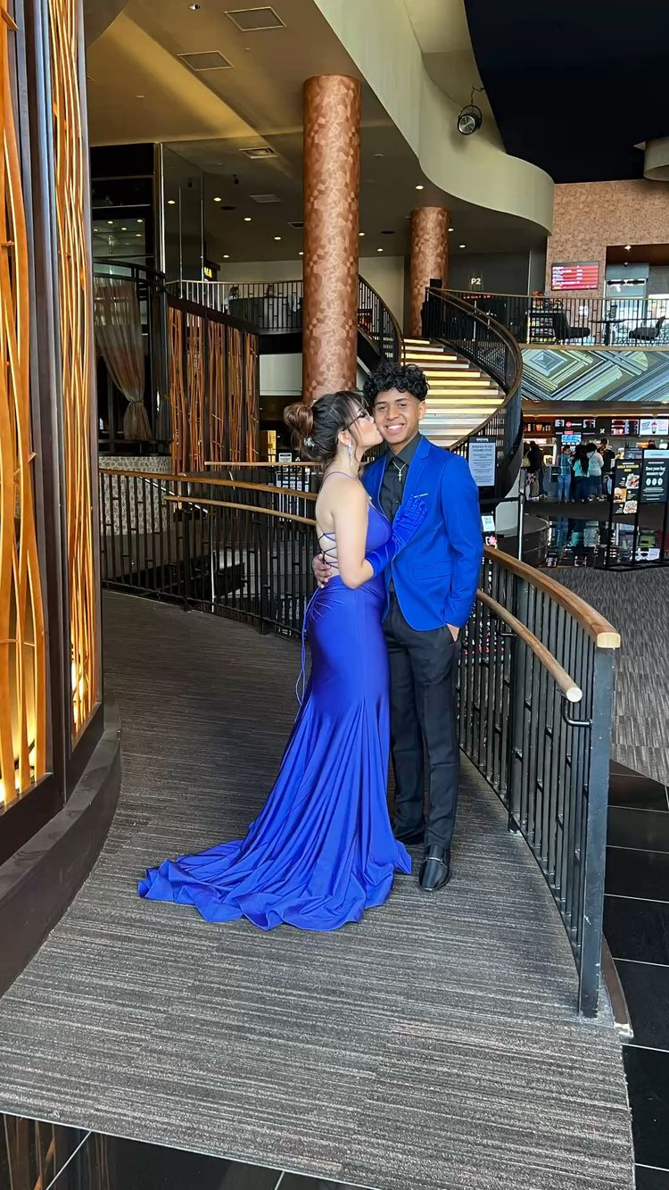 Vestido de noche clásico de sirena azul real con cola Y4229