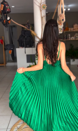 Vestido de fiesta verde con tirantes finos, plisado y escote en V, corte A, Y7958
