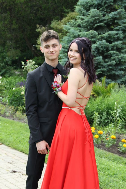 Vestido de fiesta sencillo rojo de corte A con espalda con cordones Y6547
