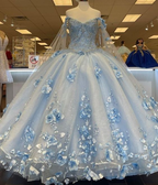 Vestido largo azul claro con apliques 3D y hombros descubiertos, estilo princesa Y260