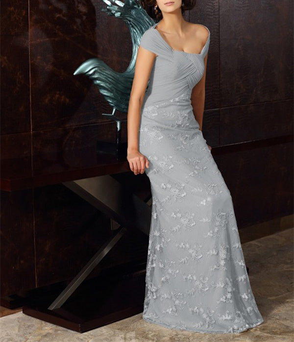 Vestido de gasa para madre de la novia, corte A/princesa, hombros descubiertos, mangas cortas, largo hasta la rodilla, con apliques de encaje