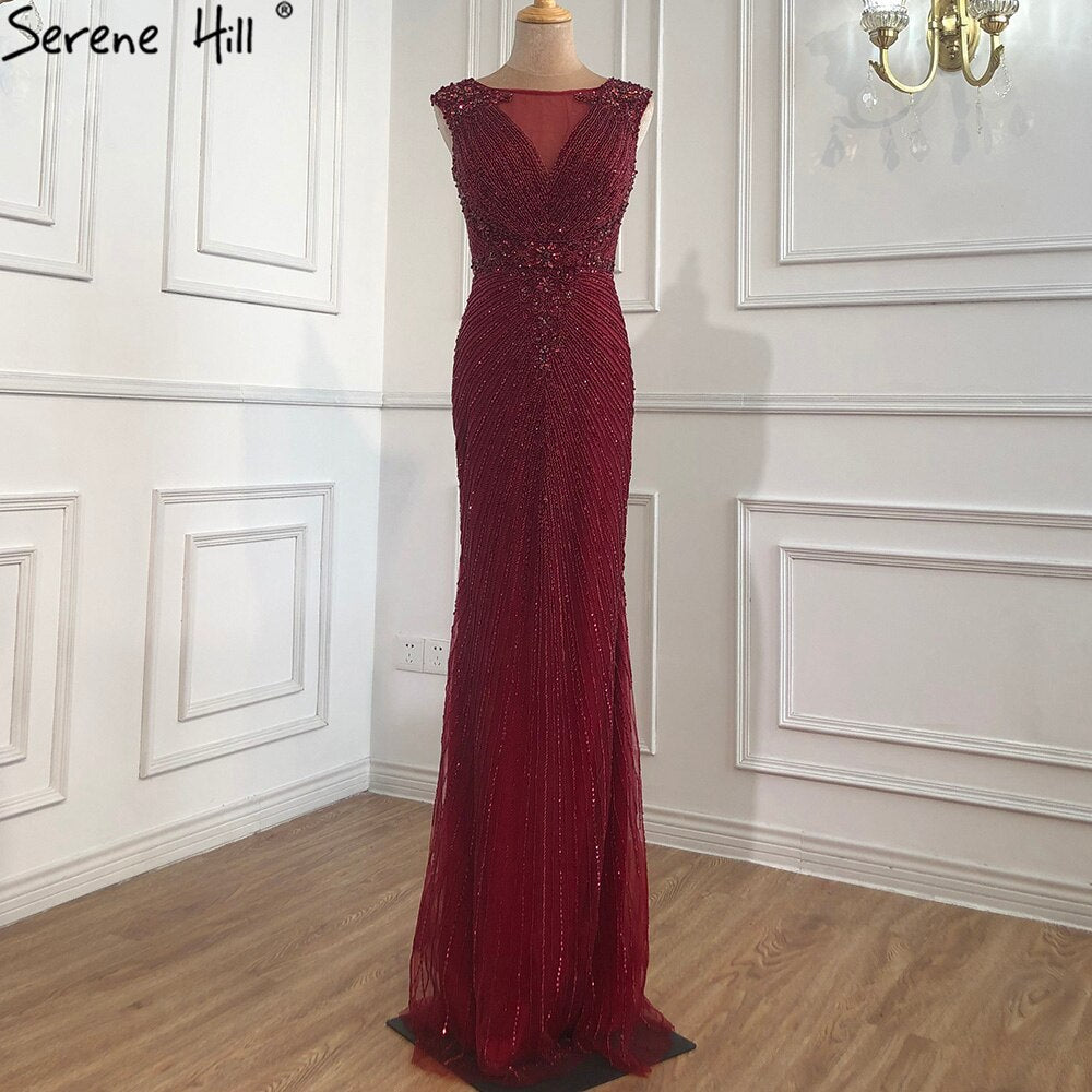 Vestido de noche de lujo rojo vino con escote redondo y sin mangas, estilo sirena de Dubái 2025, vestido formal con cuentas de diamantes LA70415 