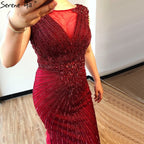 Vestido de noche de lujo rojo vino con escote redondo y sin mangas, estilo sirena de Dubái 2025, vestido formal con cuentas de diamantes LA70415 