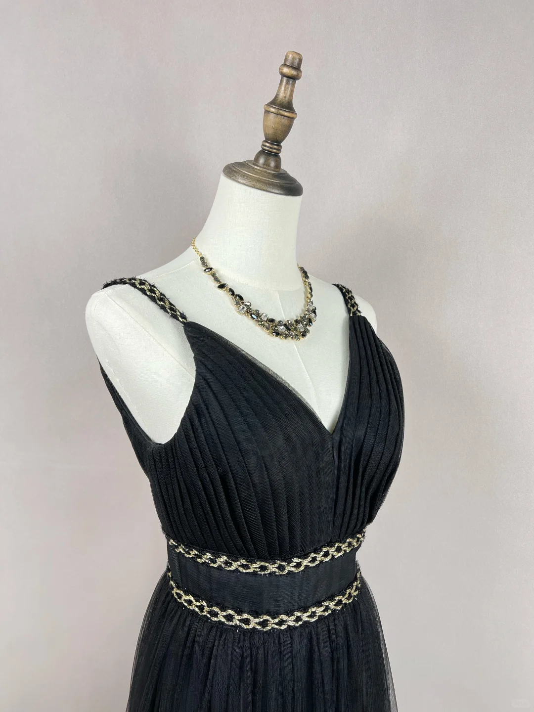 Hermoso vestido de fiesta de tul negro con plumas de seda doradas, corte A, vestido de noche formal Y8652