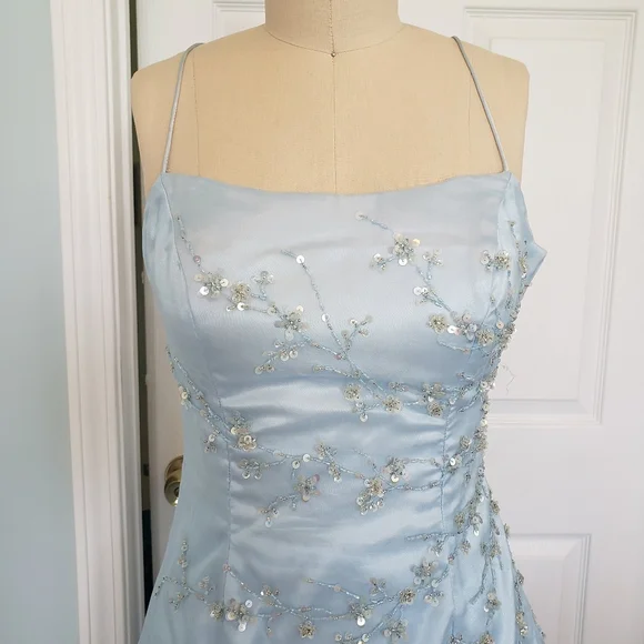 Elegante vestido de fiesta azul hielo con lentejuelas y cuentas, vestido de fiesta de tul en capas, corte A, Y7931