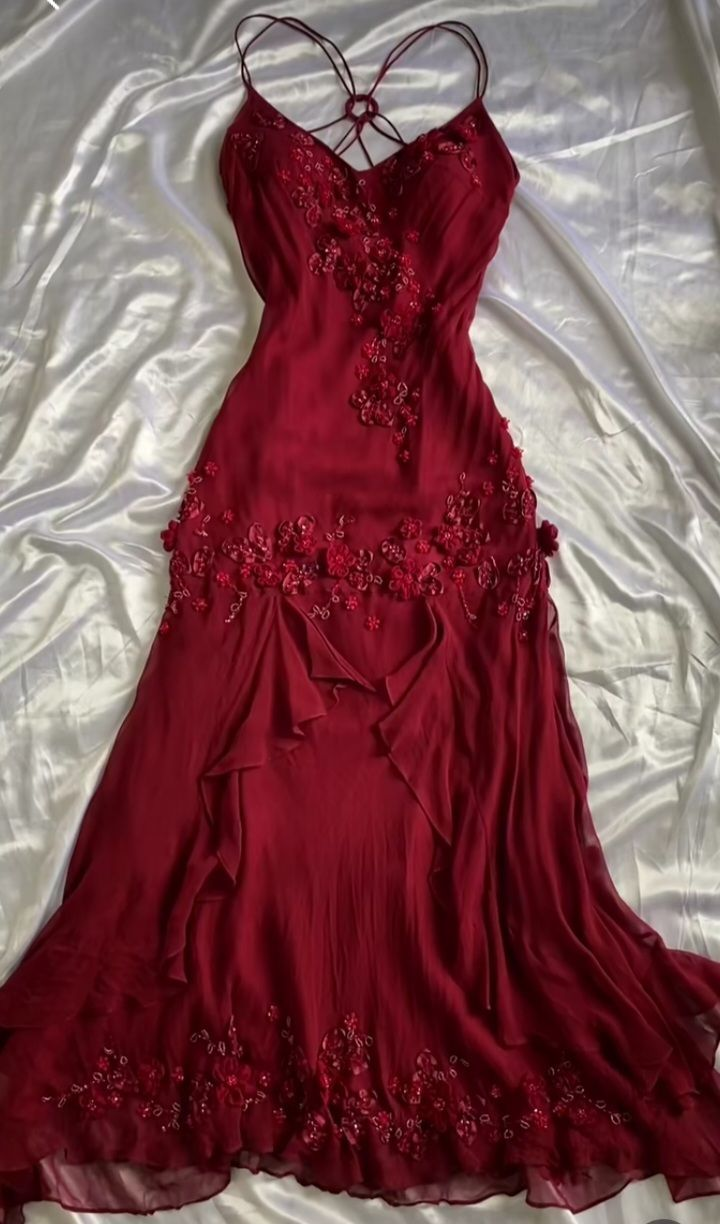 Vestido de fiesta largo de gasa con apliques de cuentas rojas Y7732