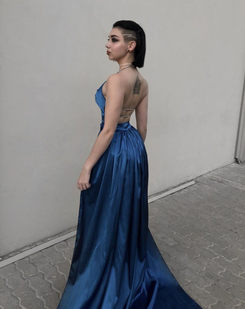 Sexy Blaues rückenfreies Ballkleid Blaues Abendkleid Y4567