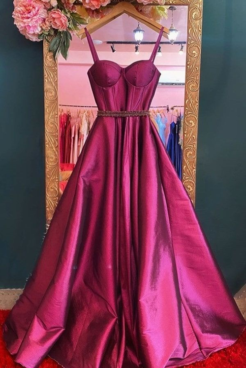 Vestido de noche largo de satén con tirantes finos en forma de A Y5016
