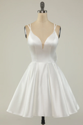 Weißes Satin A-Linie Abschlusskleid, Weißes kurzes Homecoming-Kleid Y1849