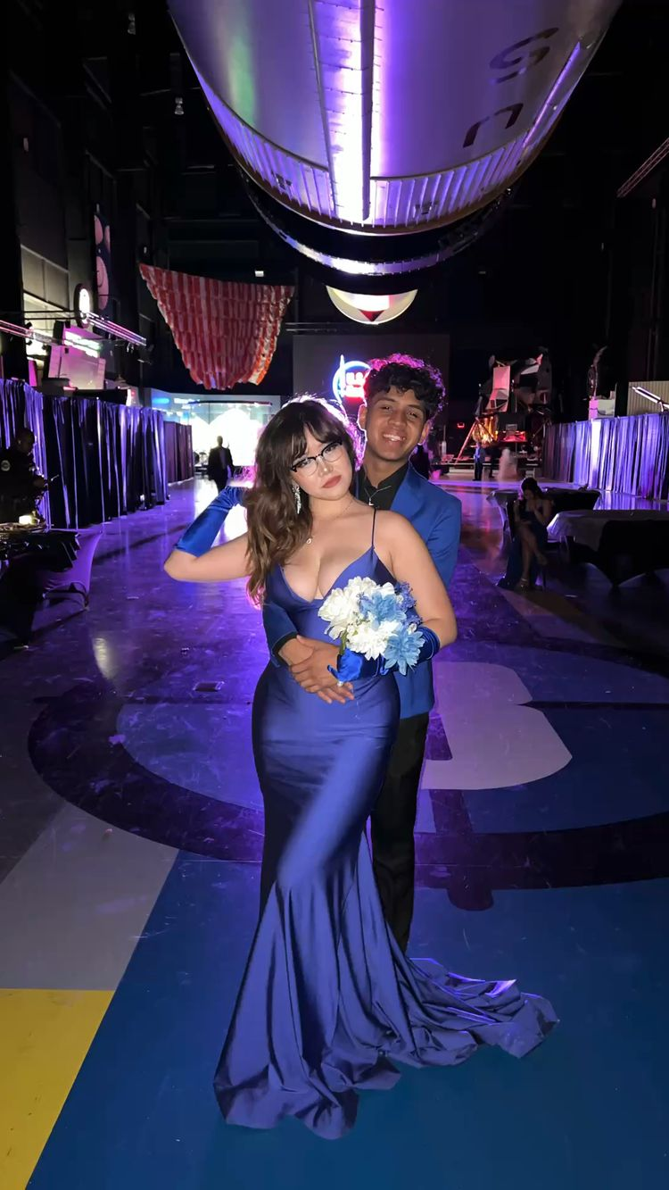 Vestido de noche clásico de sirena azul real con cola Y4229