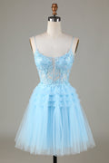 Vestido corto de fiesta azul brillante con tirantes finos, corte A y apliques